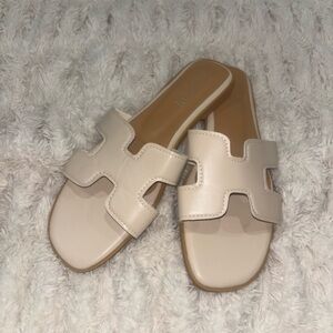 💕 Fashion Nova Women's Cream Cutout Slide Sandals💕 Designer Inspired